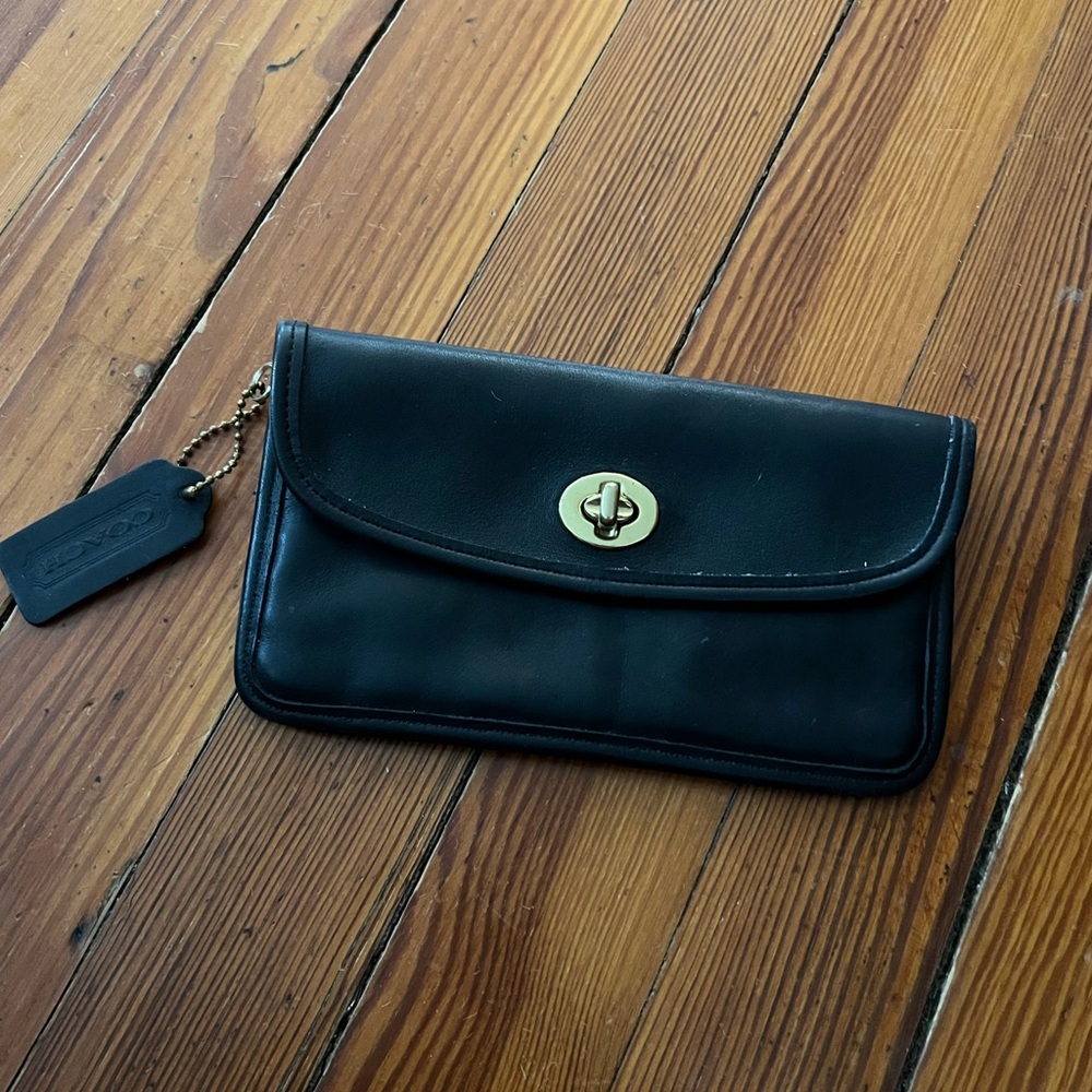 Vintage Coach turn lock black leather wallet clutch